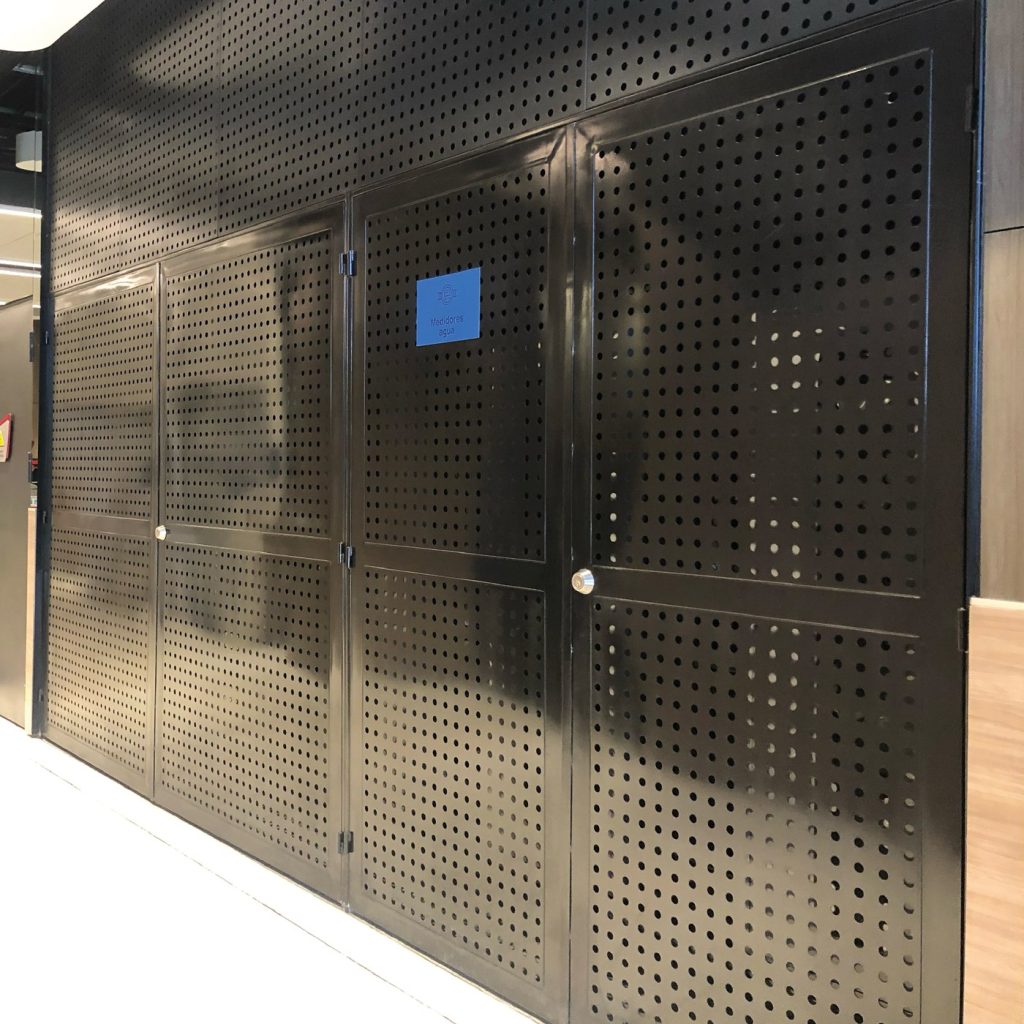 PUERTAS METÁLICAS
